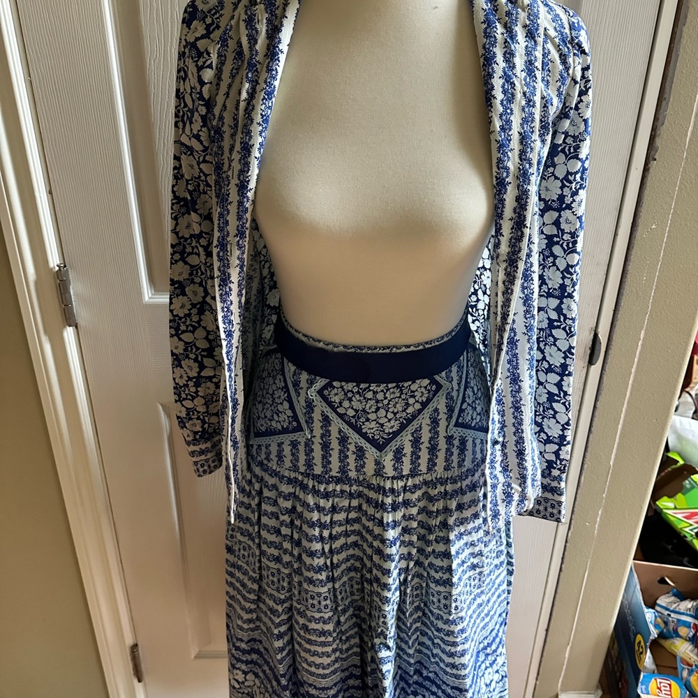 Vintage 1970’s Blue and White Floral Patterned skirt and top set
